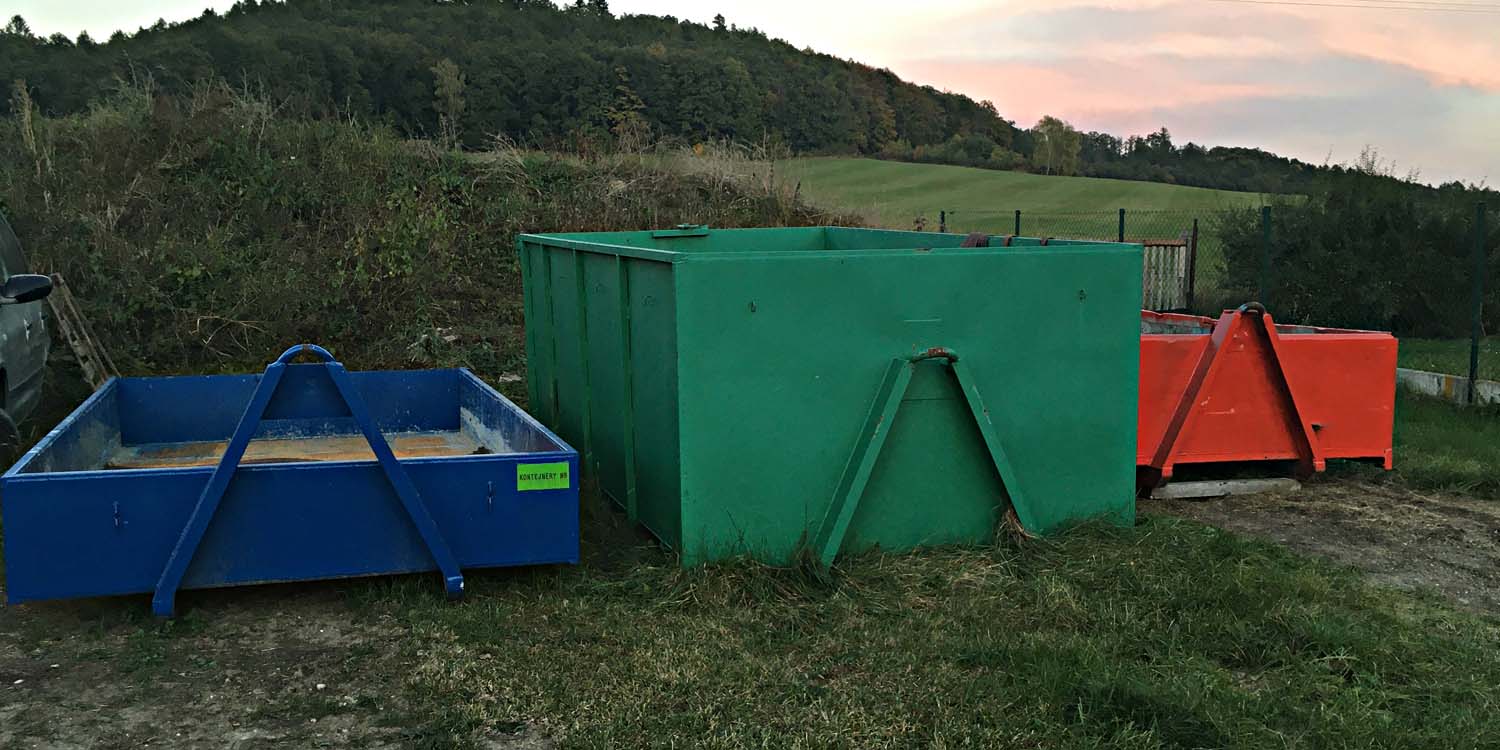 Zemní práce - kontejnery, převoz materiálu.