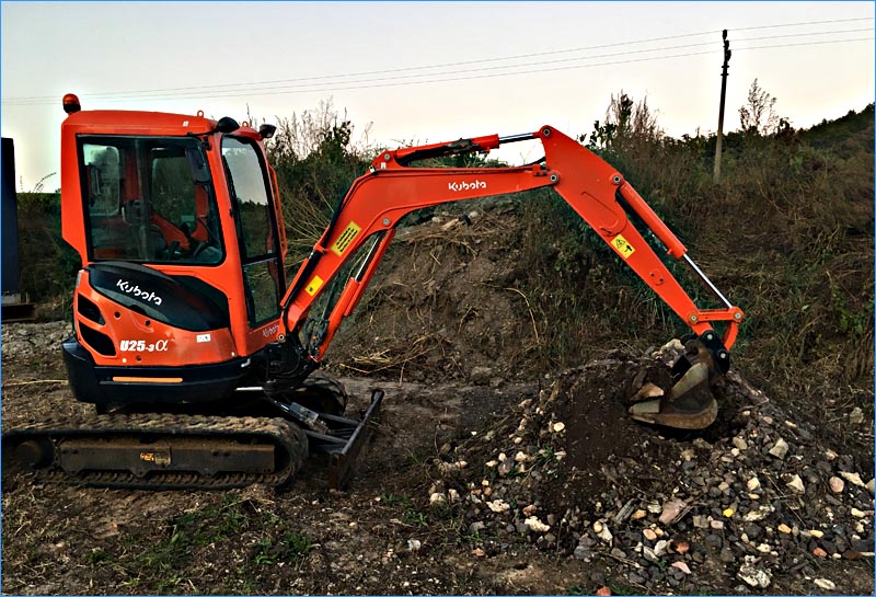 Zemní práce - kontejnery, převoz materiálu.